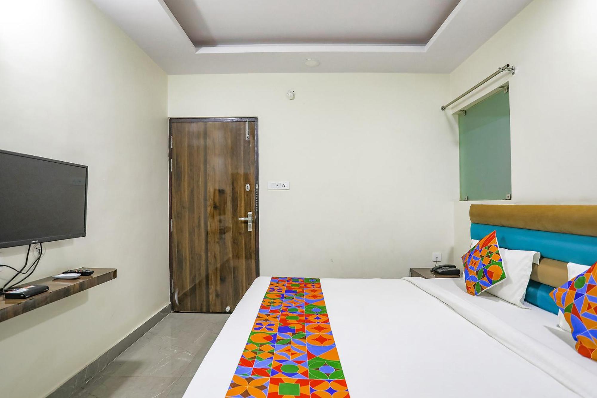 Fabhotel Sm Palace Chinhat Kültér fotó