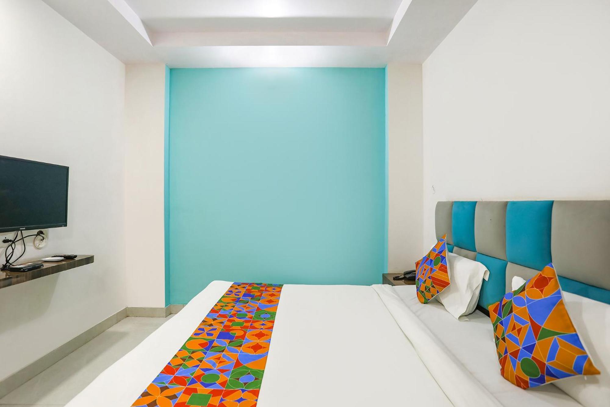 Fabhotel Sm Palace Chinhat Kültér fotó